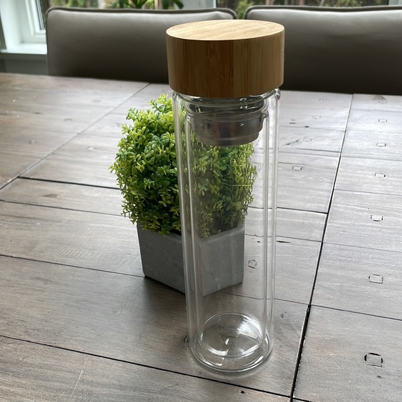Other - 🌟HOST PICK🌟 Insulated Glass Thermos w/ bamboo styled cap. Includes Tea Infuser